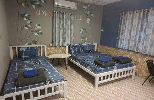 Wiset Chai Chan Hotel | Jumbo Villa Homestay and Resort