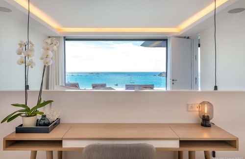 Corossol Villa | June- 6 bedrooms and gorgeous views over the entrance to Gustavia harbor