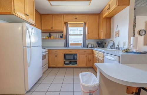 June Lake House | June Lake Lodge- Centrally located - short walk to JLB, The General Store, both Gull and June Lakes