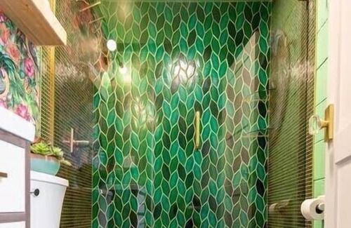 Trenton House | Jungle Room #7 - 1960 Retro Motel