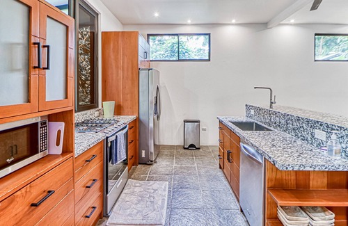 Valle Pura Vida House | Jungle-view house with infinity pool, balcony, & lanai - snowbird-friendly