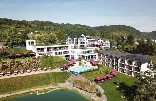 Loef House | Junior Suite-halbpension Non Refundable BI - 2P - Moselstern Parkhotel Krähennest