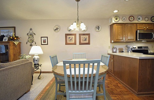 Blowing Rock Condo | Juniper 4 | Fireplace, Restaurant, Pool, Spa