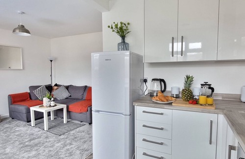 Southampton Apartment | Juniper downstairs apartment sleeps 7 people