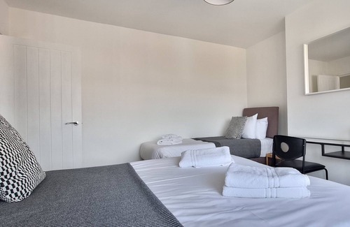 Southampton Apartment | Juniper downstairs apartment sleeps 7 people