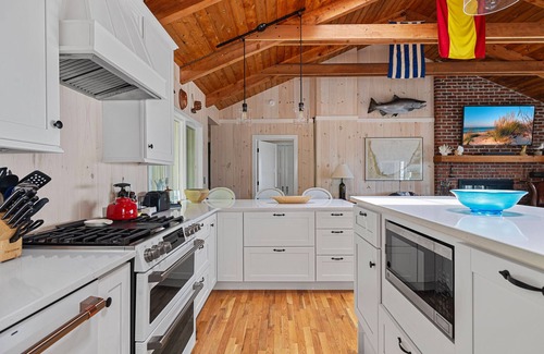 Bridgman House | Juniper Presents: Majestic Beachfront Beauty on the Sunset Coast