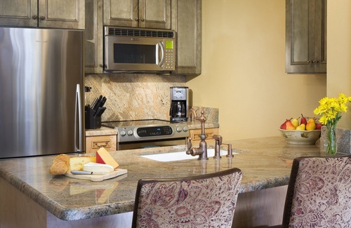 Mammoth Lakes Hotel | Juniper Springs Resort