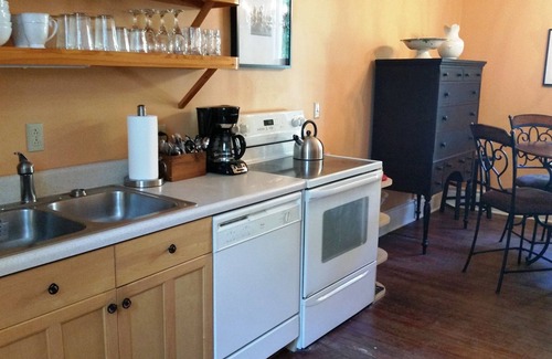 Port Royal House | Just 2 mi. to Parris Island & Beaufort, Walk to Beach & Shops - Sleeps 6 - Wi-FI