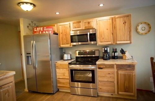 Coeur d'Alene Cabin | Just 2 miles to town! Ltd. Spring Special! Low as 1749 a week and 850 for 3 days