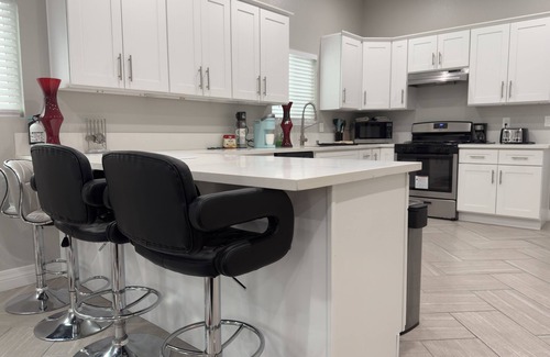 San Bernardino House | Just Built! Private Luxury: Insta Worthy BRAND NEW Home: Luxurious+COMFORTn