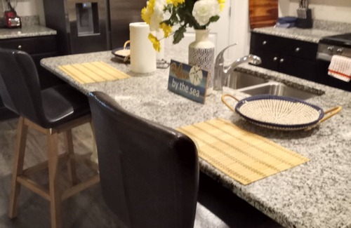 Longs House | Just mins from ocean and major attractions