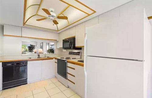 Gleneagles Condo | Just Minutes From 5th Ave And The Great Beaches In Naples