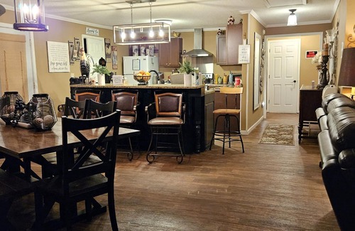 Batesville House | Just minutes from anywhere