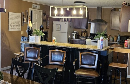 Batesville House | Just minutes from anywhere