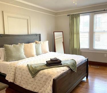 Anderson House | Just minutes from DT Anderson!