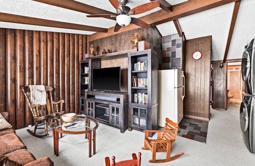 Duluth Cabin | Just north of Duluth near ATV/Hiking trails. With sauna!