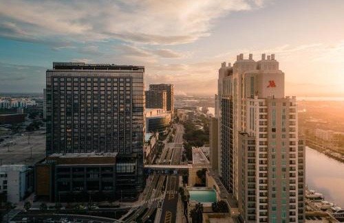 Downtown Tampa Hotel | JW Marriott Tampa Water Street