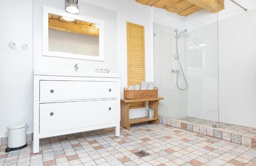 Holloko Apartment | Kégli apartmanok és fürdőház Hollókő