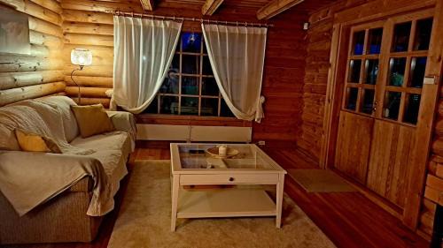 Vaana-Joesuu House | Kõrre Puhketare