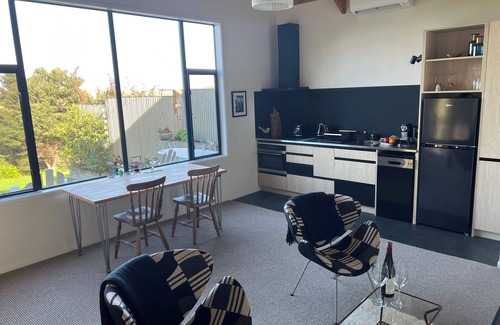 Tawharanui Cottage | Kākā Ridge Retreat Luxury Cottage at Tāwharanui