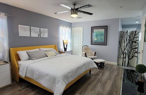 Las Vegas House | K - Fully remodeled and professionally decorated