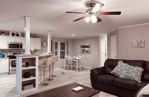 Laketon House | K & M Suite is a brand-new home in a peaceful, quiet neighborhood.