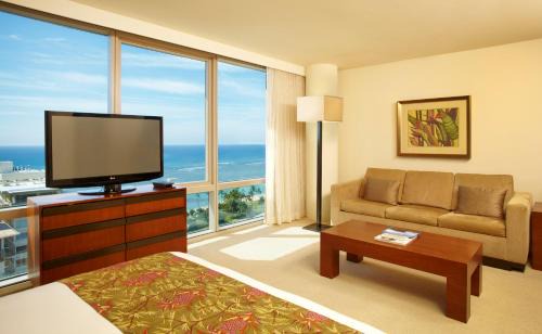 Waikiki Hotel | Ka Laʻi Waikiki Beach, LXR Hotels & Resorts