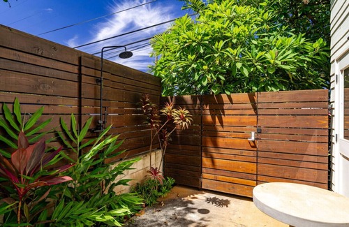 Lanikai Cottage | Kaikea Modern 1Ba Lanikai Cottage: Stylish & Private - 5 Min from Lanikai Beach