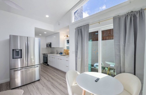 Keolu Hills Apartment | Kailua Studio - WiFi, AC, Garage, Steps from Beach