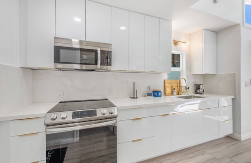 Keolu Hills Apartment | Kailua Studio - WiFi, AC, Garage, Steps from Beach