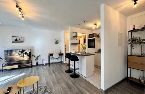 Innenstadt-West Apartment | Kaiser-CITY-Apartment | city center | 2 rooms | balcony | Smart-TV