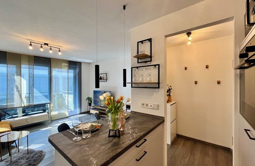 Innenstadt-West Apartment | Kaiser-CITY-Apartment | city center | 2 rooms | balcony | Smart-TV