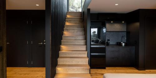 Waiheke Island Villa | Kaitiaki Lodge - Private pool & Spa