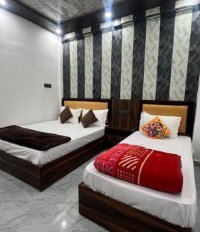 Ayodhya House | Kanak Bihari Yatri Niwas, 100 Meter Ram Ki Paidi, Saryu River