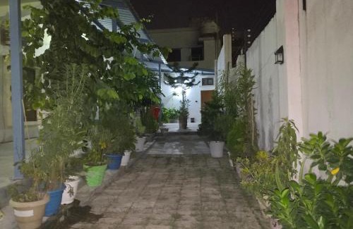 Ayodhya House | Kanak Bihari Yatri Niwas, 100 Meter Ram Ki Paidi, Saryu River