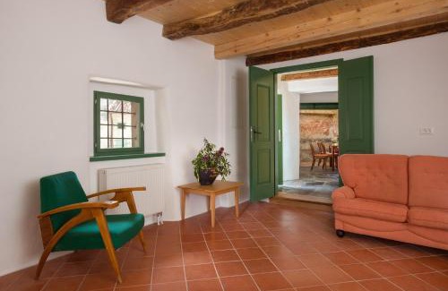 Kras Villa | Karst Heritage Retreat