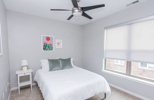 DeBaliviere Place Apartment | Kasa | Take a Stroll in Forest Park | Forest Park