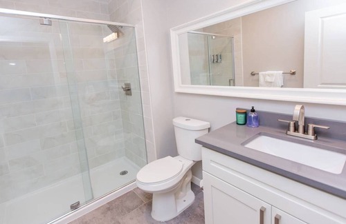 DeBaliviere Place Apartment | Kasa | Take a Stroll in Forest Park | Forest Park