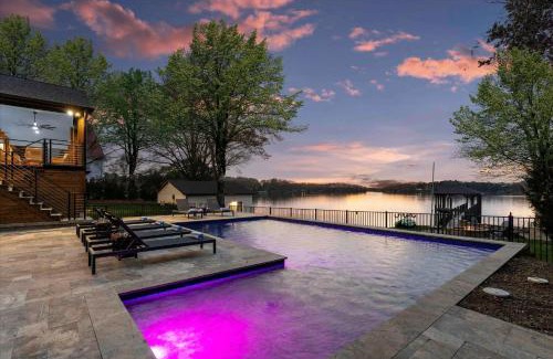 Mooresville House | Keenan Beach w/Beach, Heated Pool & Game Room