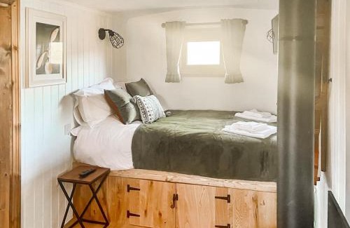 Easterside Apartment | Keldholme Shepherds Hut Two - Uk48621