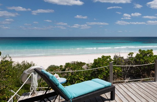 Dunmore Town House | KELLY KREST, BEACH FRONT WITH STUNNING VIEWS OF GORGEOUS PINK SANDS BEACH