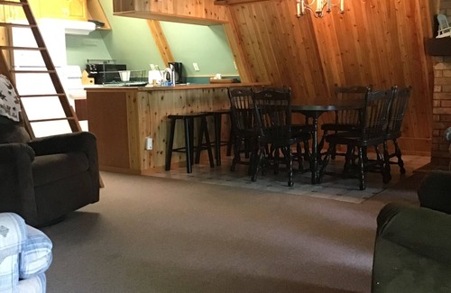 Suring Cabin | Kelly Lake Cabin with beautiful sand beach