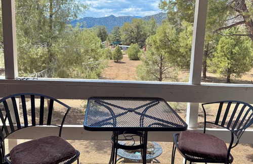 Inyokern Cabin | Kennedy Bluebird: off-grid cabin near SF Kern River