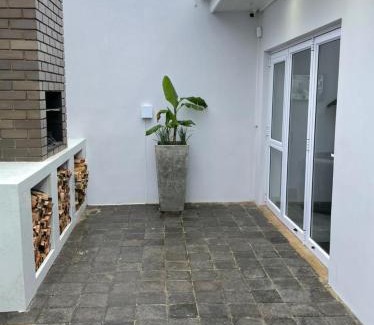 Port Elizabeth Villa | Kensington Palace for 4 guests all inclusive