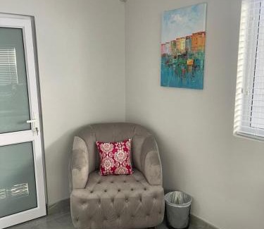 Port Elizabeth Villa | Kensington Palace for 4 guests all inclusive