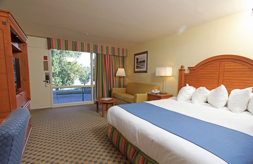 Gilbertsville Hotel | Kentucky Dam Village State Resort Park