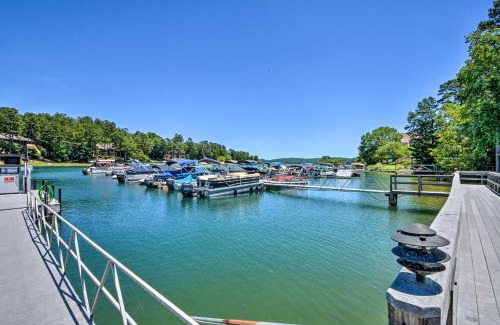 Salem Apartment | Keowee Keys Condo with Resort Amenities Access!