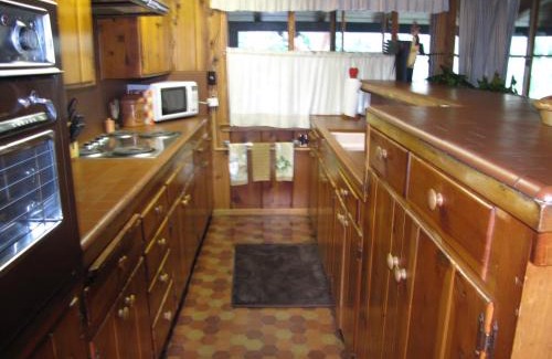 Kernville Hotel | Kern Riverfront Lodge