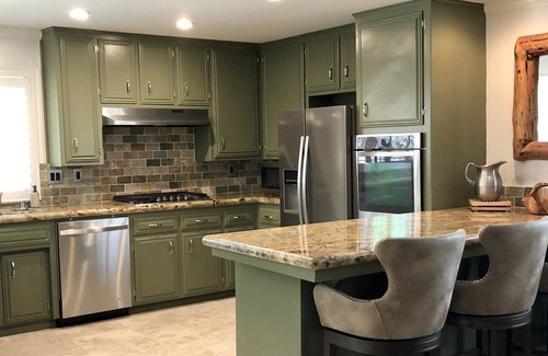 Kernville House | Kernville Oasis w Private Pool! WALK to town/river