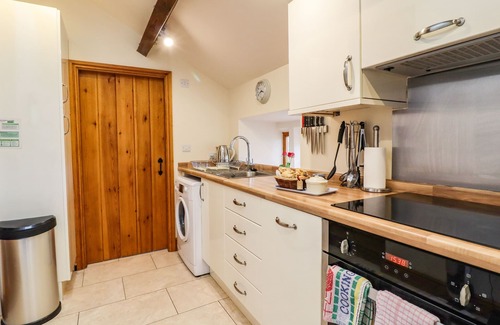 Silsden Cottage | KESTREL COTTAGE, pet friendly, character holiday cottage in Silsden